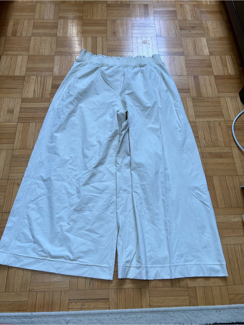 Lululemon Stretch Woven Ruffle-Waist Wide-Leg Cropped Pant - Picture 8 of 11